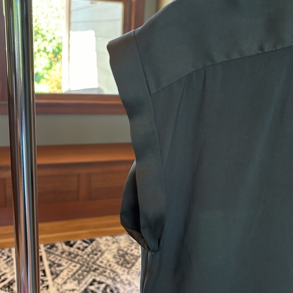 Express Cap Sleeve Blouse. V Neck Zipper Detail Sz Small Army Green - Picture 4 of 6